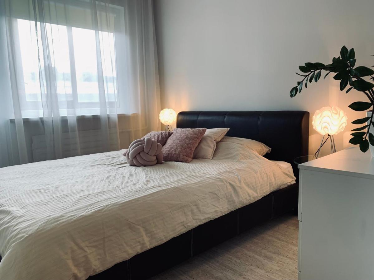 טאלין You'Ll Love This Large Apartment! Free Parking! מראה חיצוני תמונה